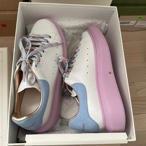 Twin mom gender reveal shower MCQUEEN LARRY BLUE PINK 40